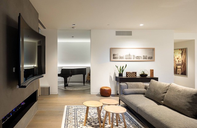 A 3 bedroom, 3.5 bathroom entire apartment perched on the city's doorstep