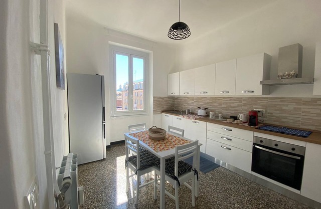 A 5 Minuti dal Centro, e 15 dal Mare. Appartamento Familiare con Stile Marino