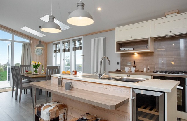A beautiful lodge, nestled tranquilly within a well-regarded park in North Cornwall.