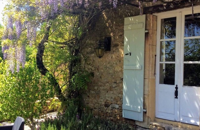 A beautiful period house sleeping 6 in a quiet hamlet overlooking The Dordogne