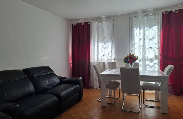 A break for family, friends or work - Spacious F3 WiFi dedicated office parking