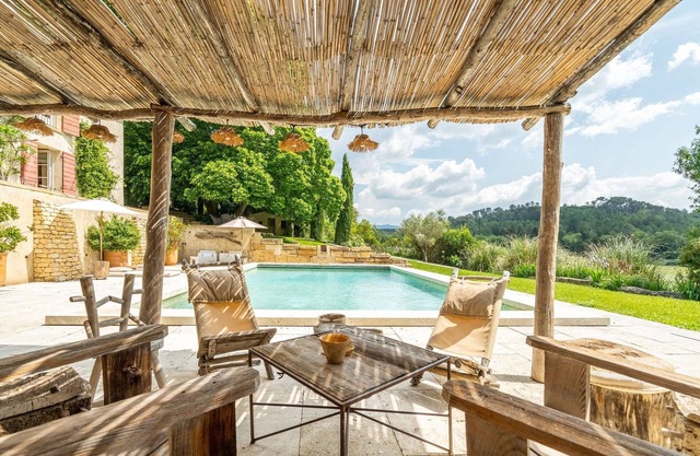 A charming property near Aix en Provence – Sleeps 8