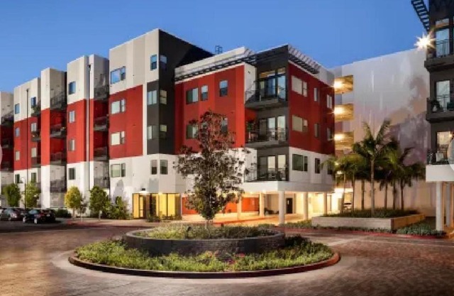 A-Class Luxury 2 Bedrooms Apt in Woodland Hills CA
