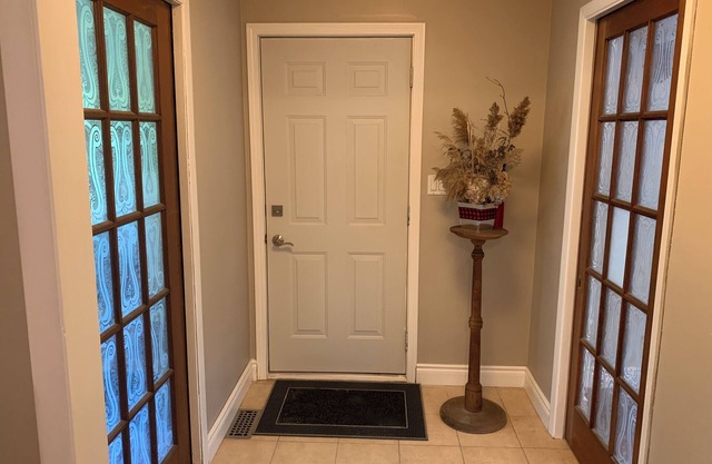 A Cozy Country House - Family Sized w/Game Room and Large Property!