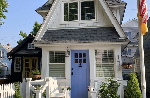 A Darling Dollhouse Cottage by the Bay in Ocean City, NJ