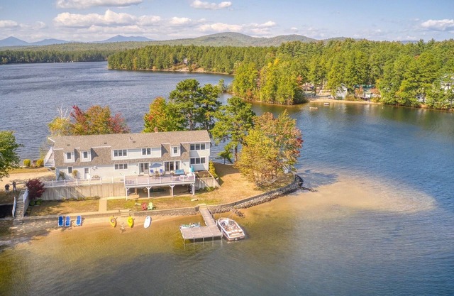 A four-season lakefront getaway on your own private peninsula