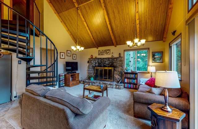 A-Frame Cabin next to Stream on 3 Acres - Dogs OK