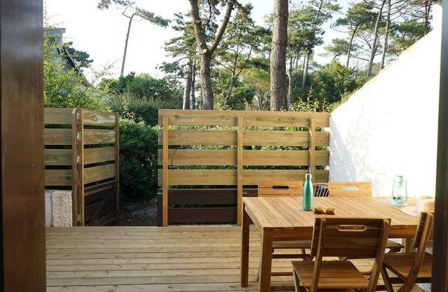 A Hula in Wonderlandes