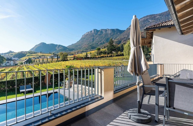 Apartment 'Weingut Gasshof Valeria' with Mountain View, Shared Pool and Wi-Fi