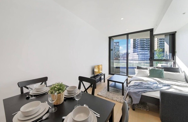 A Lovely 2BR Apt in the Heart of Chapel Street