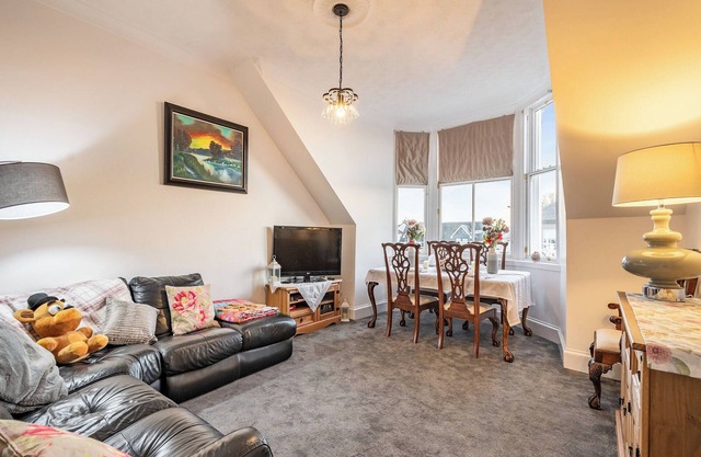 A lovely apartment within walking distance of the town centre with restaurants, bars and cafés.