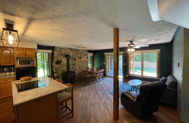 A lovely escape in Hope Bay, Bruce Peninsula