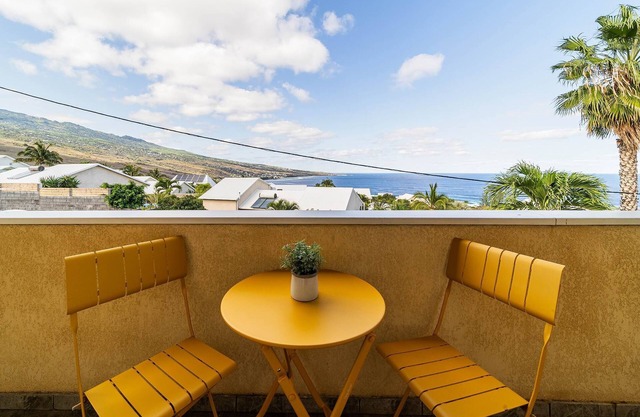 A moins de 5 minutes du lagon ! Appartement cosy vue mer à 180 degrés