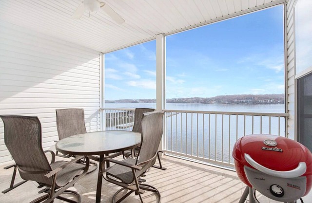 A Private Island Condo~3 Bedroom~ Gated Community-Close to the pool- Boat slip