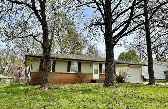 A Serene Sanctuary in the South! A Peaceful Home Close to Everything!