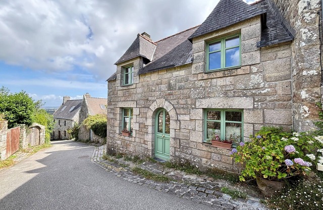 A setting of stone and history