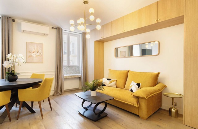 A Splendid 1-BR with Services in Batignolles