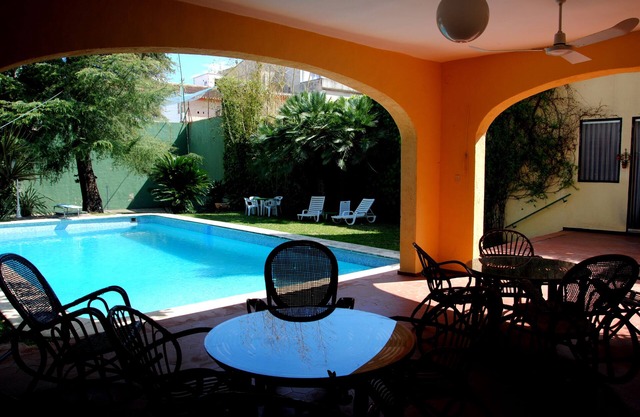 A stately oasis with a large garden 15 minutes from the beach