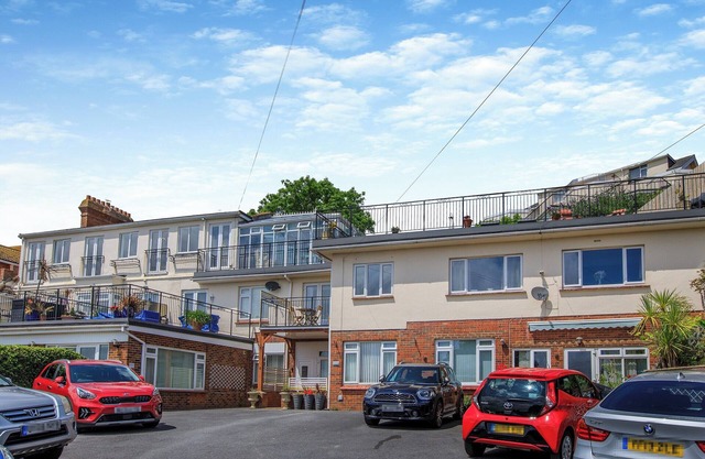 A stunning apartment overlooking Goodrington Beach.