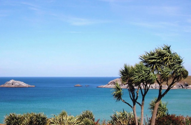 A three bedroomed, dog friendly apartment in West Pentire, Crantock