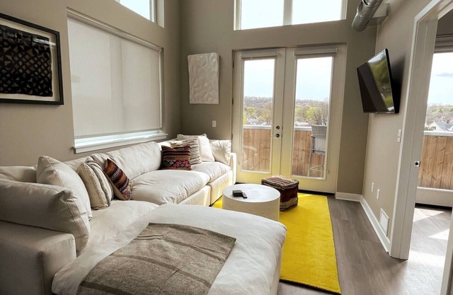 A unique lofty and bright 1 bedroom