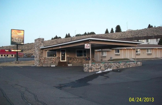 A Wyoming Inn