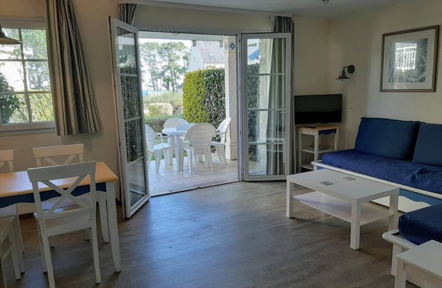 A07- Apt PMR 4/5 pers, sea view, beach, swimming pool