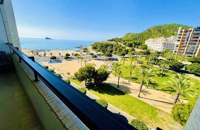 A576 - Amazing apartment on the frontbeach
