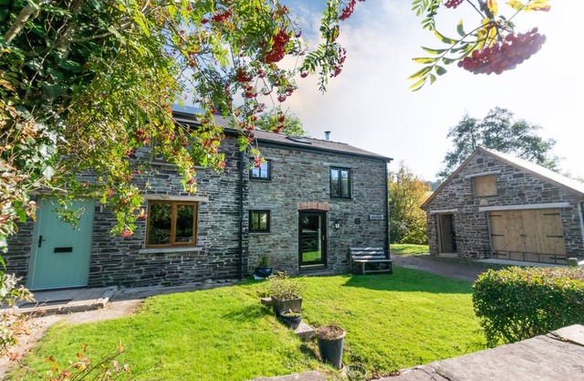 Abereithrin Cottage - Two Bedroom House, Sleeps 4