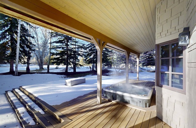 Abode at Bigwood Golf New listing! Amazing modern, cozy home w/perfect location