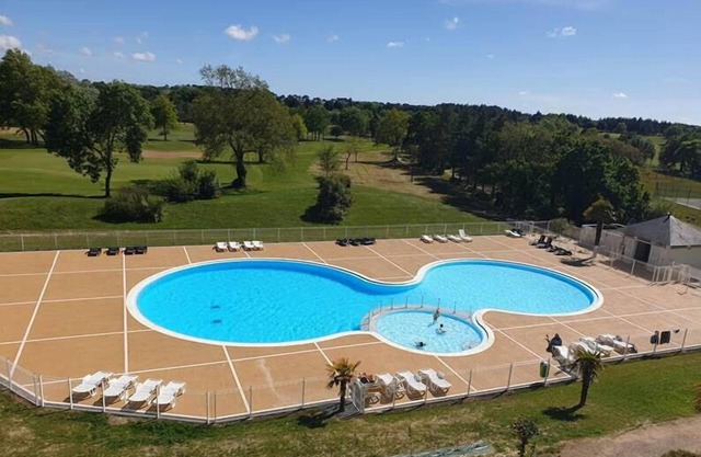 Abordable! Maison rustique et cosy avec terrasse | Golf!