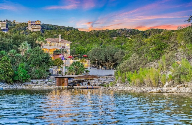 Above Palms I NEW Pool & Spa I Views I Lake Travis I Family Fun I Services