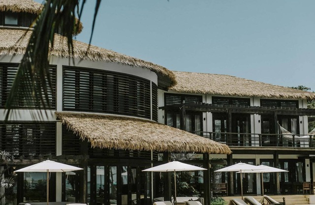 Abrazos 4: Spacious Oceanview Suite w/Balcony