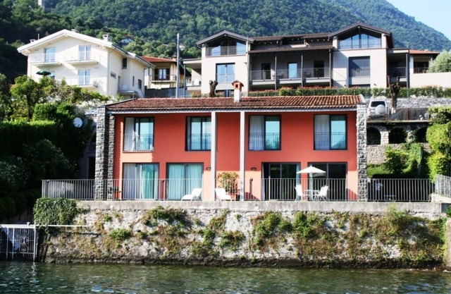 Absolute Lakeshore Holiday Idyll