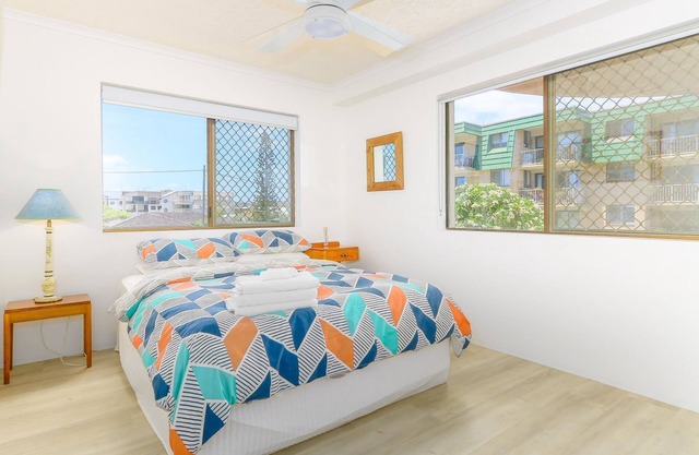 Acacia Holiday Apartment - Cozy seaside getaway with quiet charm and balcony