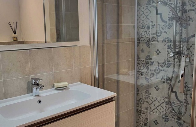 Accogliente Appartamento a Castagneto Carducci