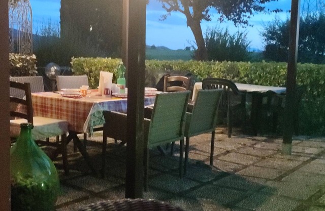 Accogliente Appartamento in Antico Casolare con Piscina Condivisa