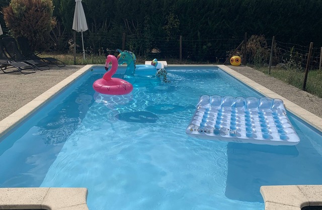 Accommodation in stone house with swimming pool in the countryside