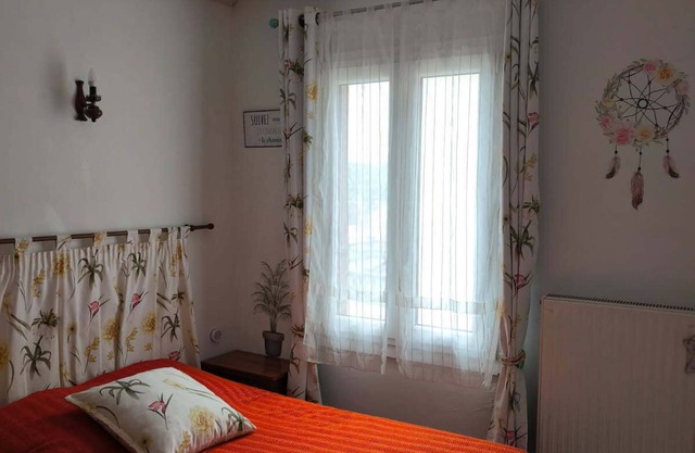 Accommodation near Chablis (WIFI)