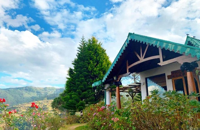 Achal Heights - Luxury Villa in Quaint Village