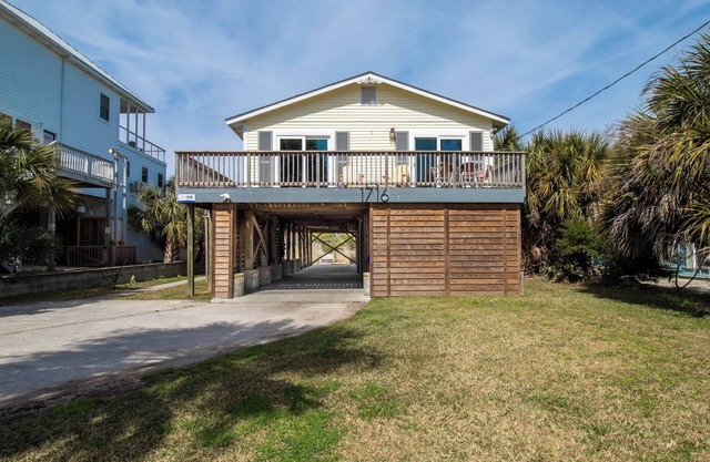 Across from Beach w/Lighthouse View!~Stilted Views