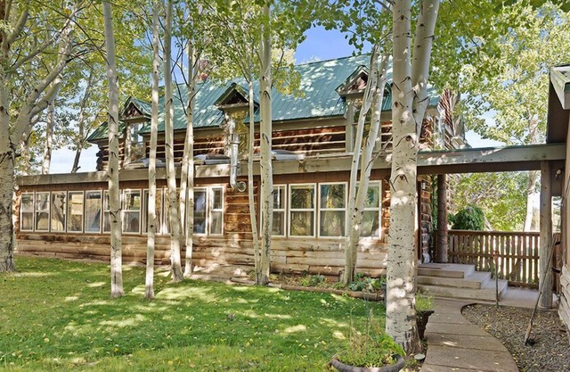 "Adam's Return" Resort & Event Grounds. Two Homes, Three Lots, Private Lake, Adv