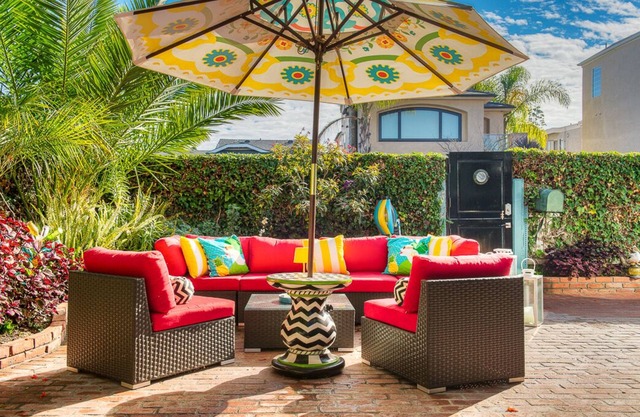 Adorable Remodeled Beach Cottage.