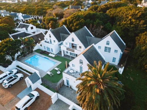 Adrift Guesthouse