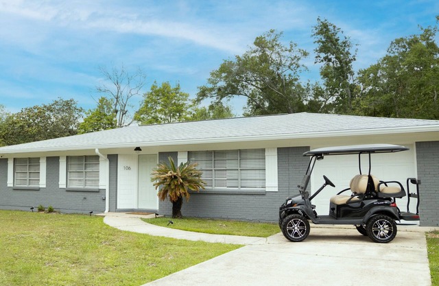 Adventure on Arbor - includes a golf cart! Close to the beach & downtown OS!