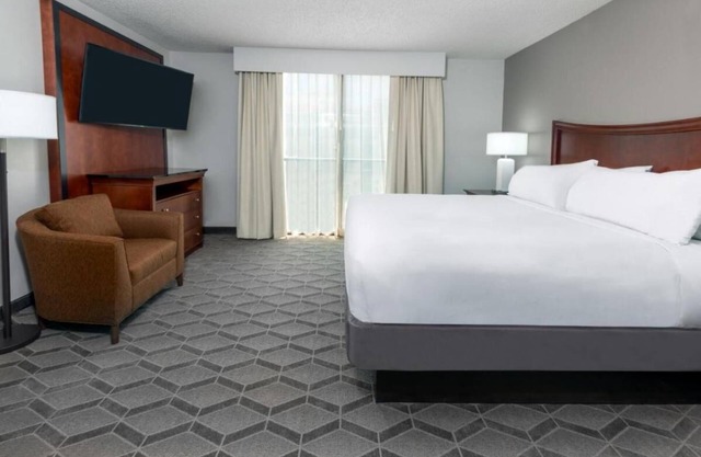 Adventure Trip! Short Drive to Fort Worth Int'l Airport! FREE Parking!