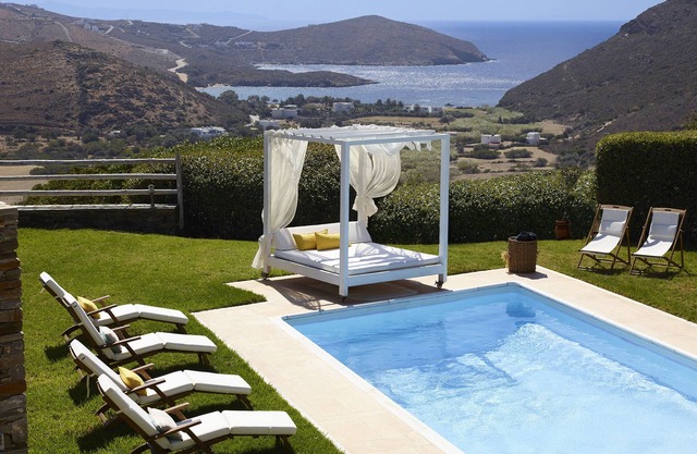 Aegean Majesty: Villa Helias – 4 Bedroom Getaway, Private pool, Gym
