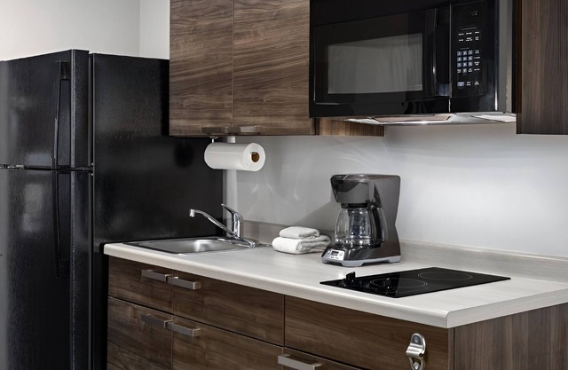 Affordable Room w/Kitchen Close to New River Air Station Perfect For Families