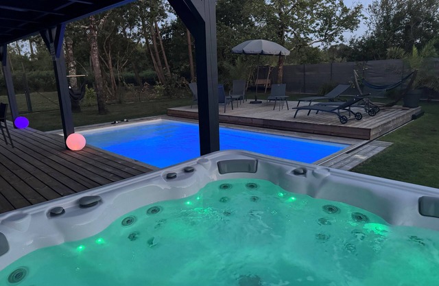 Agréable Maison Neuve, Pergola, Terrasse Mobile , Piscine Chauffée, spa 6 Places