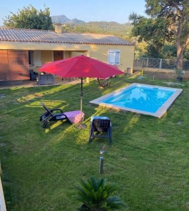 Agréable rez de jardin avec Piscine et Jacuzzi